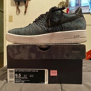 Men’s Nike AF1 ultra flyknit low QS. Blue/white/black. Size 9.5.